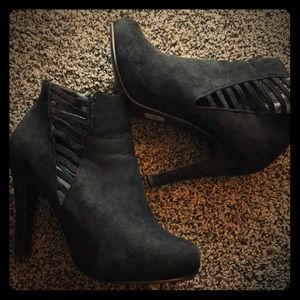 Size 11 Black Pumps